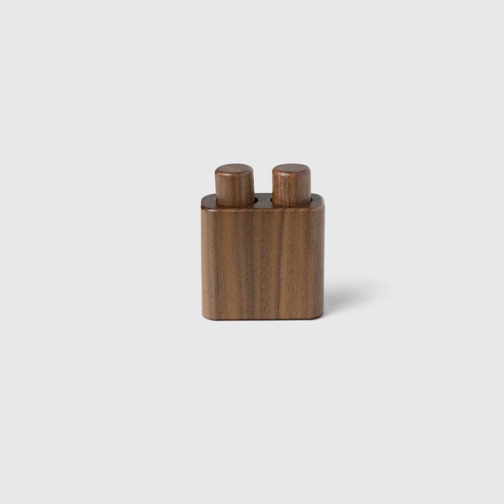 02-artifox-mini-pegs-walnut-