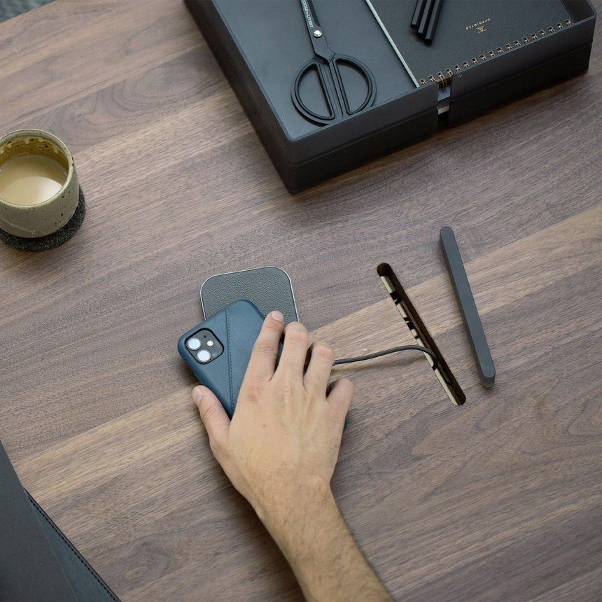 ARTIFOX Table - Walnut