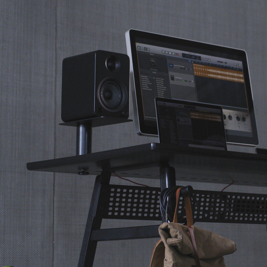 ARTIFOX Small Stand - Black Oak 