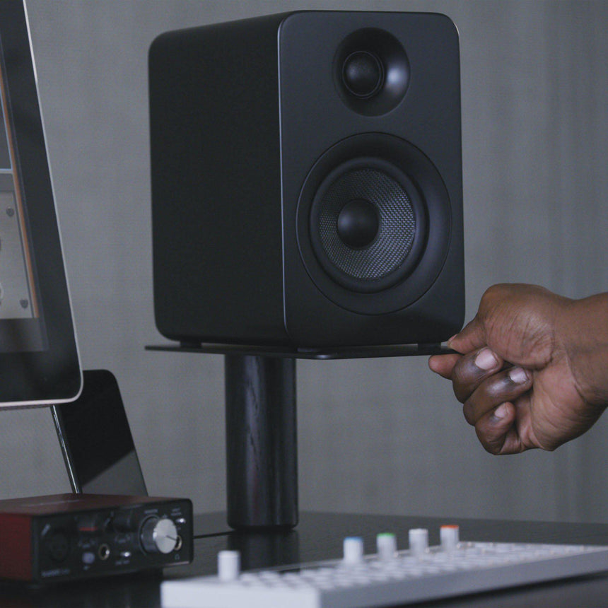 ARTIFOX Small Stand - Black Oak 